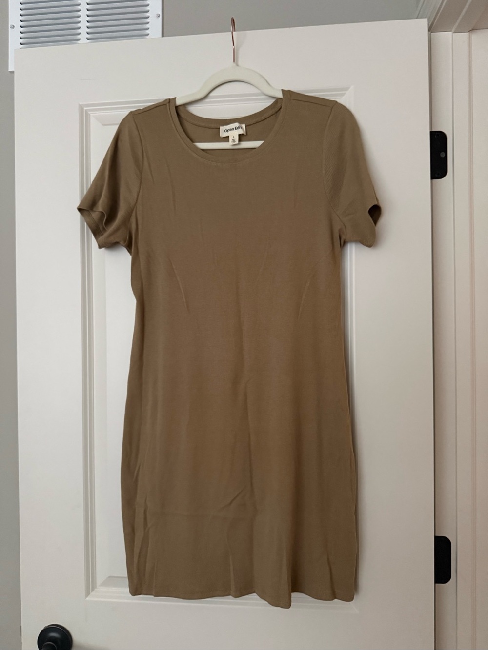 crown & ivy Short Sleeve Mini Dress in tan